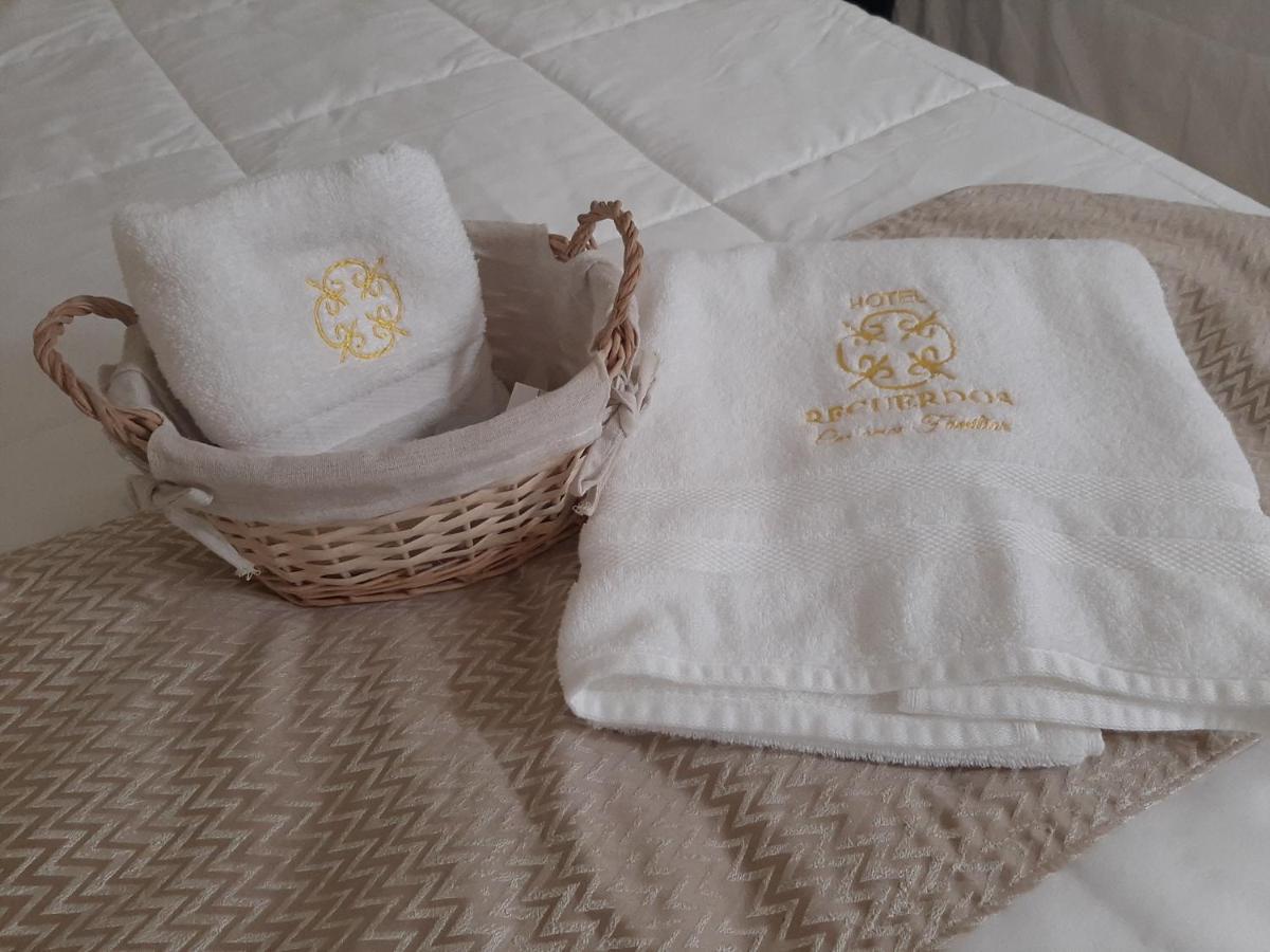 Hotel Recuerdos วัลลาโดลิด ภายนอก รูปภาพ